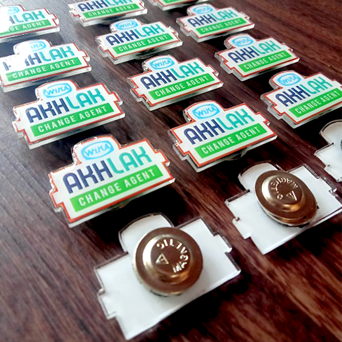 PIN Akrilik Putih/Hitam 3mm